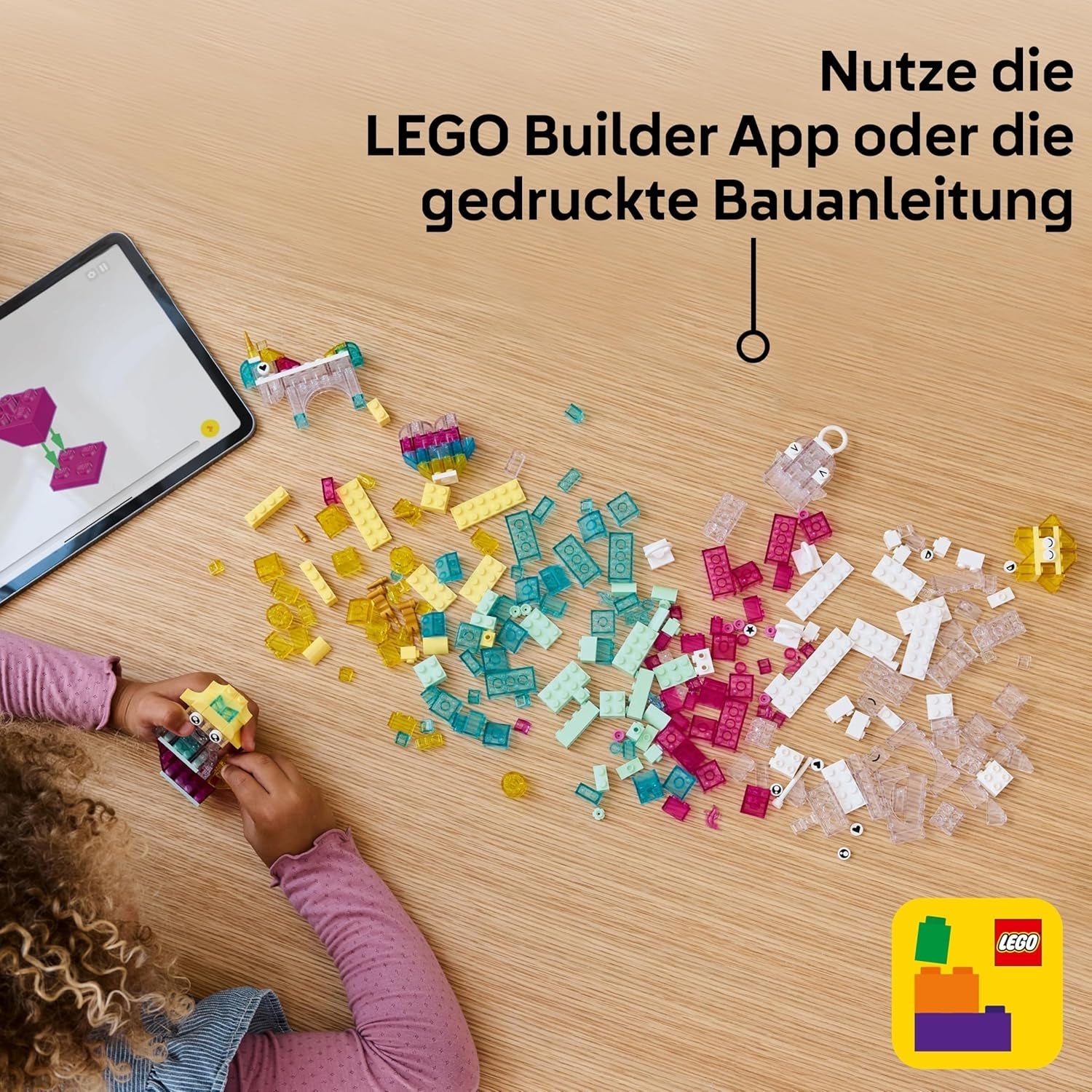LEGO Classic Zauberbox mit durchsichtigen Steinen - Farbenfrohe Bausteine und Aufhängersteine - Einhorn, Drache, Pinguin und weitere Figuren - Bastelset für Mädchen & Jungen ab 5 Jahren 11040