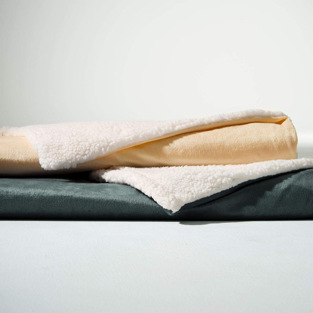 Aqua-Textil Puszysty koc-przytulanka 150 X 200 cm Szary Biały Melange Pluszowy koc TV Narzuta na łóżko Polar Sherpa Oeko-Tex Ottawa Łóżka i koce Besuche den aqua-textil-Store Szara pościel Nicki 200 X 220 cm