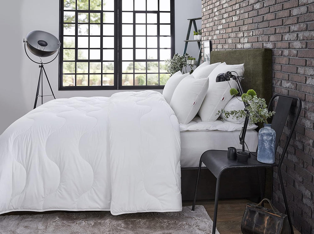 Kołdra Maxiconfort Ultra, ciepła, włókno syntetyczne, 260 X 240 cm, biała Kołdry i kołdry Naty Shop