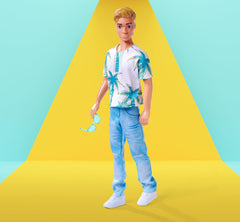 Simba Steffi Love Kevin, o păpușă purtând un top cu imprimeu de palmieri și blugi cool, inclusiv ochelari de soare, 30 cm, vârste 3+