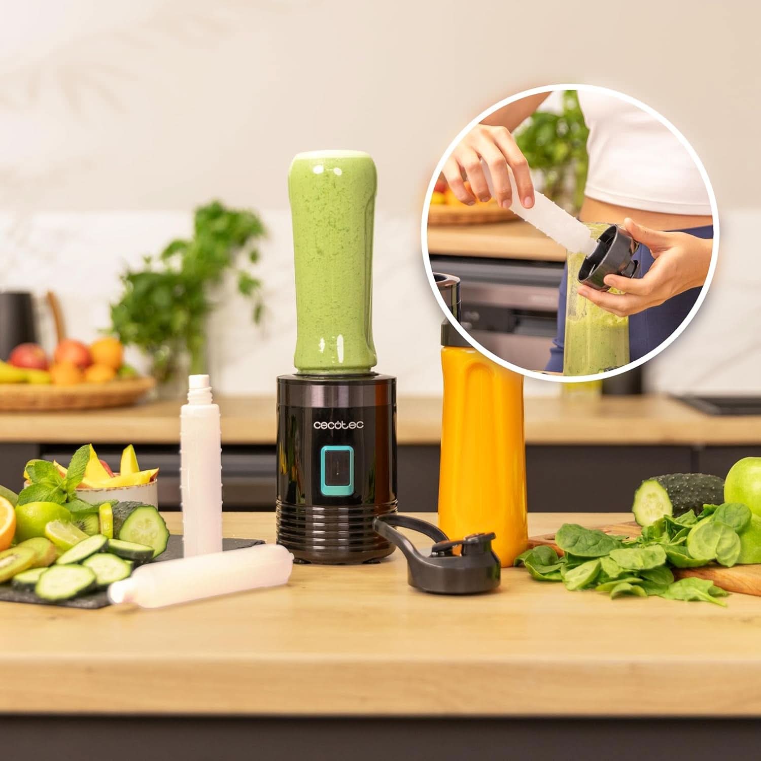 Cecotec Tragbarer Einzelmikser stojący Power Titanium 300 Easygo. 350W, Zerkleinert Eis, 4 Klingen Mit Schwarzer Titanbeschichtung, Inklusive 2 Kühlröhren, 2 Tragbaren Bechern Und 2 Deckeln Matka i dziecko Naty Shop