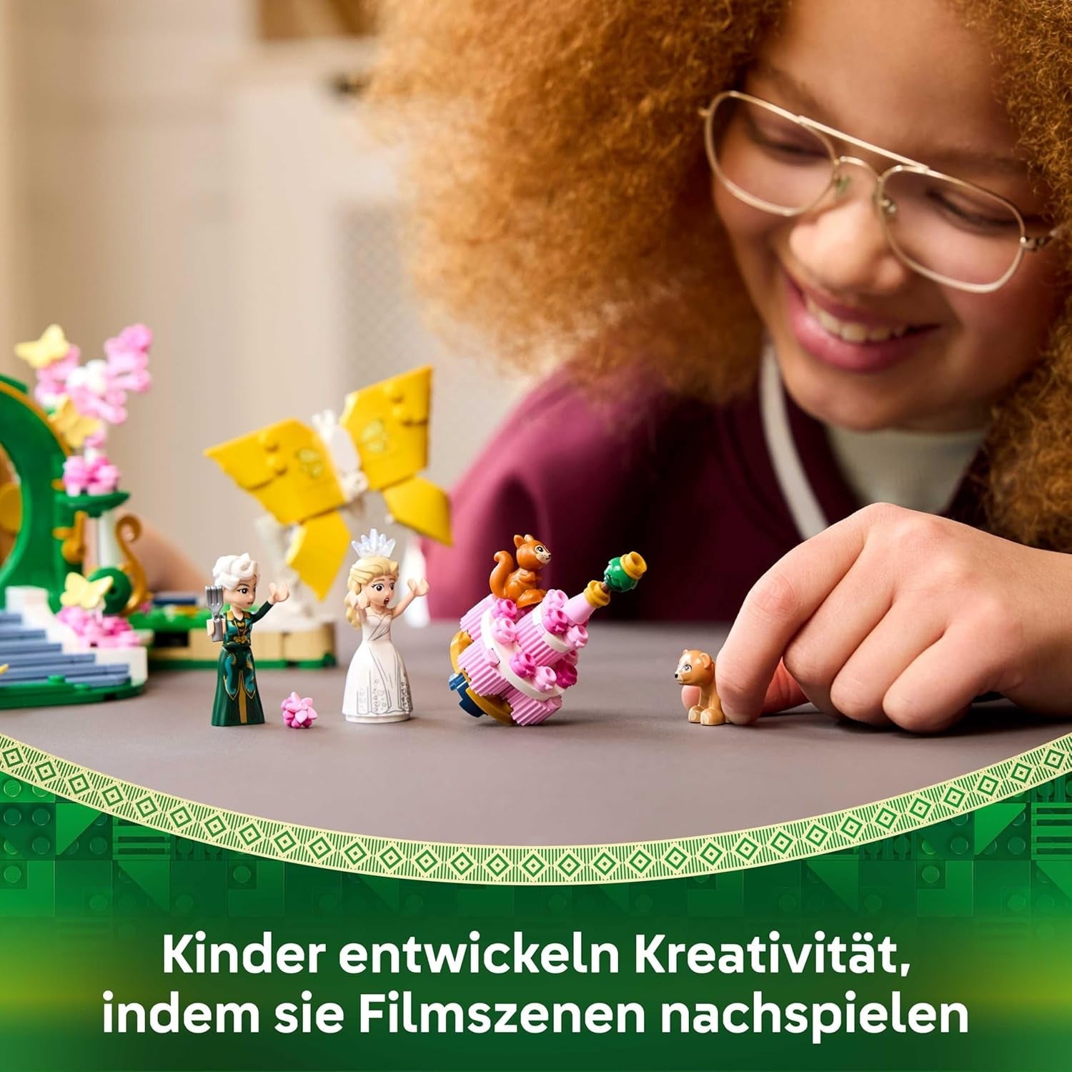 LEGO Wicked Glindas Hochzeitstag - Kreatives Spielzeug mit 2 Minifiguren & 2 beweglichen Schmetterlingsfiguren mit Zubehör - Kinder Geschenk für Mädchen, Jungen & Filmfans ab 8 Jahren - 75688