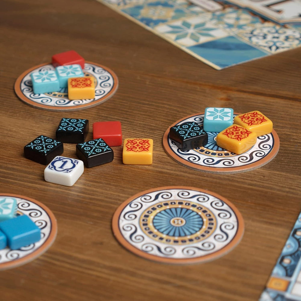 Gry Next Move, UNbox Now, Azul, gra podstawowa, gra rodzinna, gra roku 2018, 2–4 graczy, wiek 8+, 30–45 minut, język niemiecki