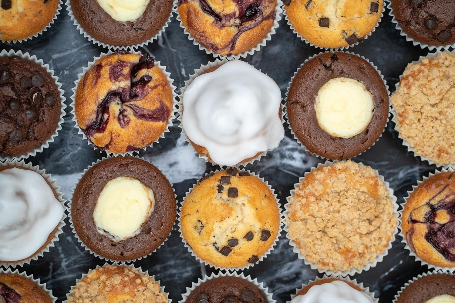 RUF Sernik-Muffiny Backmischung, Muffiny w stylu amerykańskim Mit Cremiger Füllung, Einfache Zubereitung, 12 Muffin-Förmchen Inklusive Naty Shop