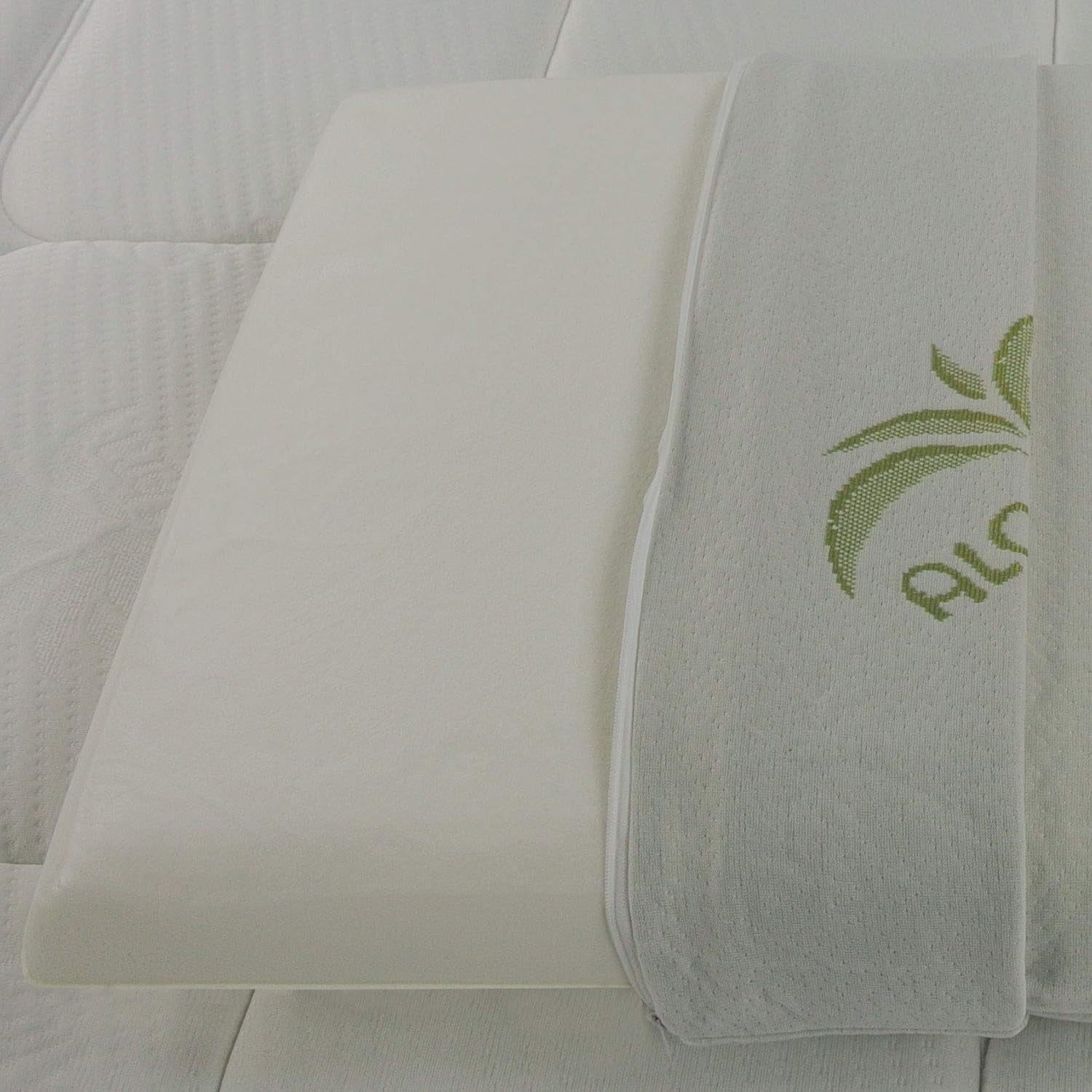 Pernă din spumă cu memorie, tip săpunieră, căptușeală din aloe vera Perne standard Naty Shop