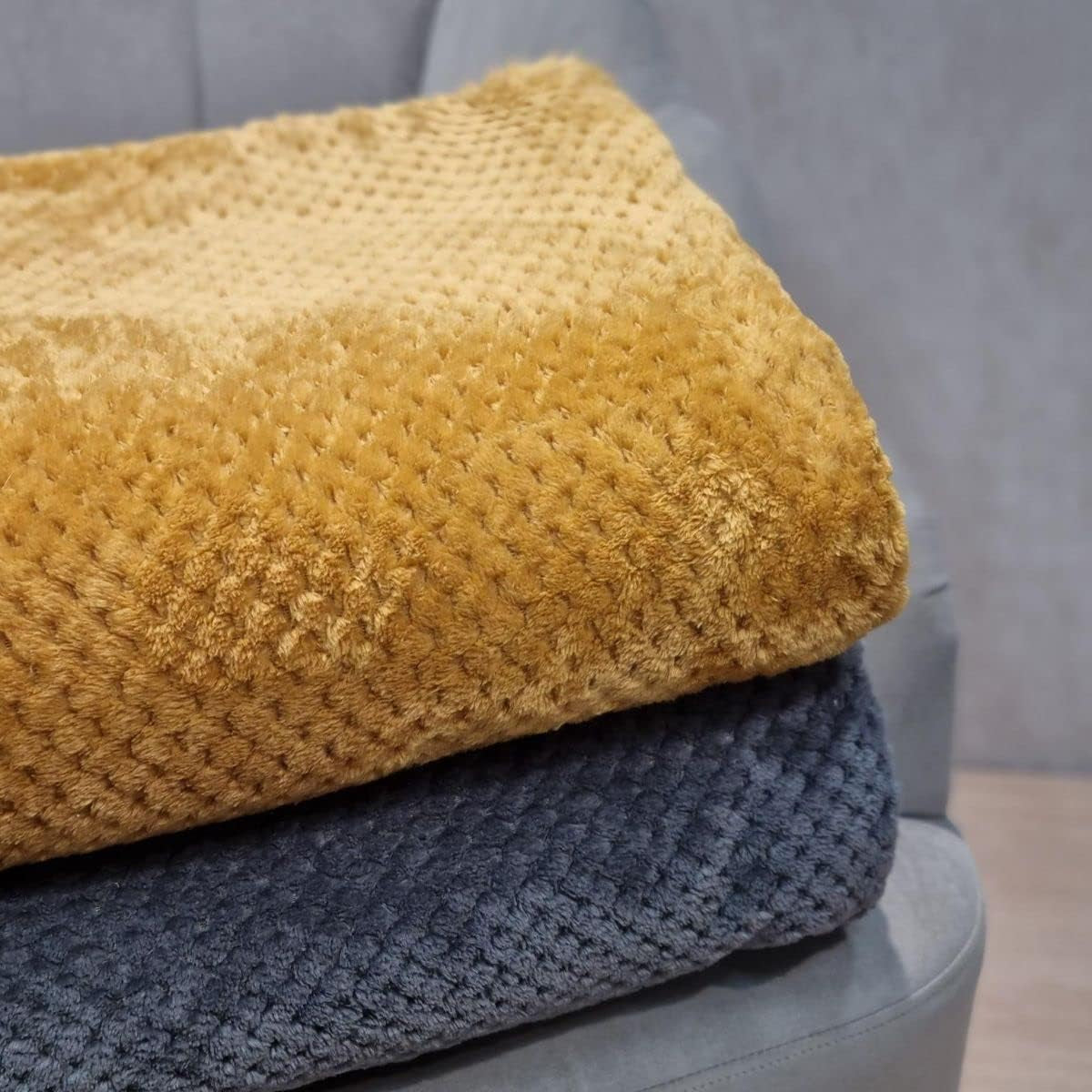 Narzuta HOMLA Noah 220 X 240 cm - narzuta na łóżko wygodny kocyk koc - puszysty i miękki - szary poliester Łóżka i koce Besuche den HOMLA-Store