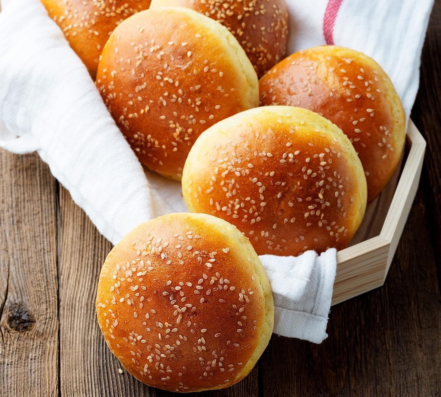 Hamburgerbrötchen, Perforiert, Antihaftbeschichte, 4 Runde Mulden Mit Je 12 Cm, Pfannengröße 28 X 28 Cm, 2,5 Cm Tief, Mittelgroß, Schwarz Formy i blachy do pieczenia Naty Shop