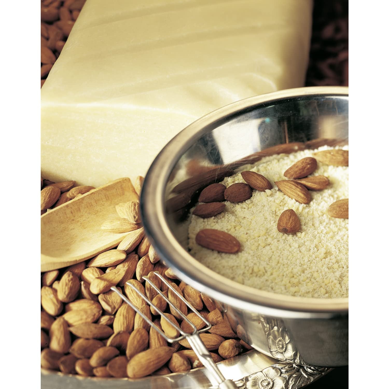 Kulki Reber Mozart - 5 torebek po 5 słodyczy w wydaniu świątecznym - Autentyczne kulki Reber Mozart, wykonane z ciemnej czekolady, marcepanu i nugatu