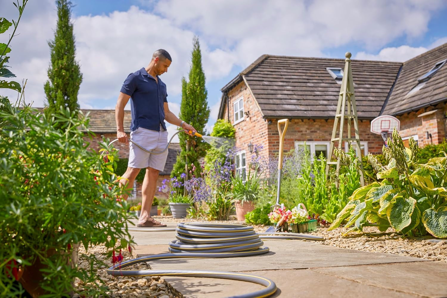 Furtun HOZELOCK - Ultramax 12,5 mm x 30 m, până la 70% PVC reciclat, robust, rezistent la intemperii, anti-răsucire, rezistent la îndoire și strivire, gri