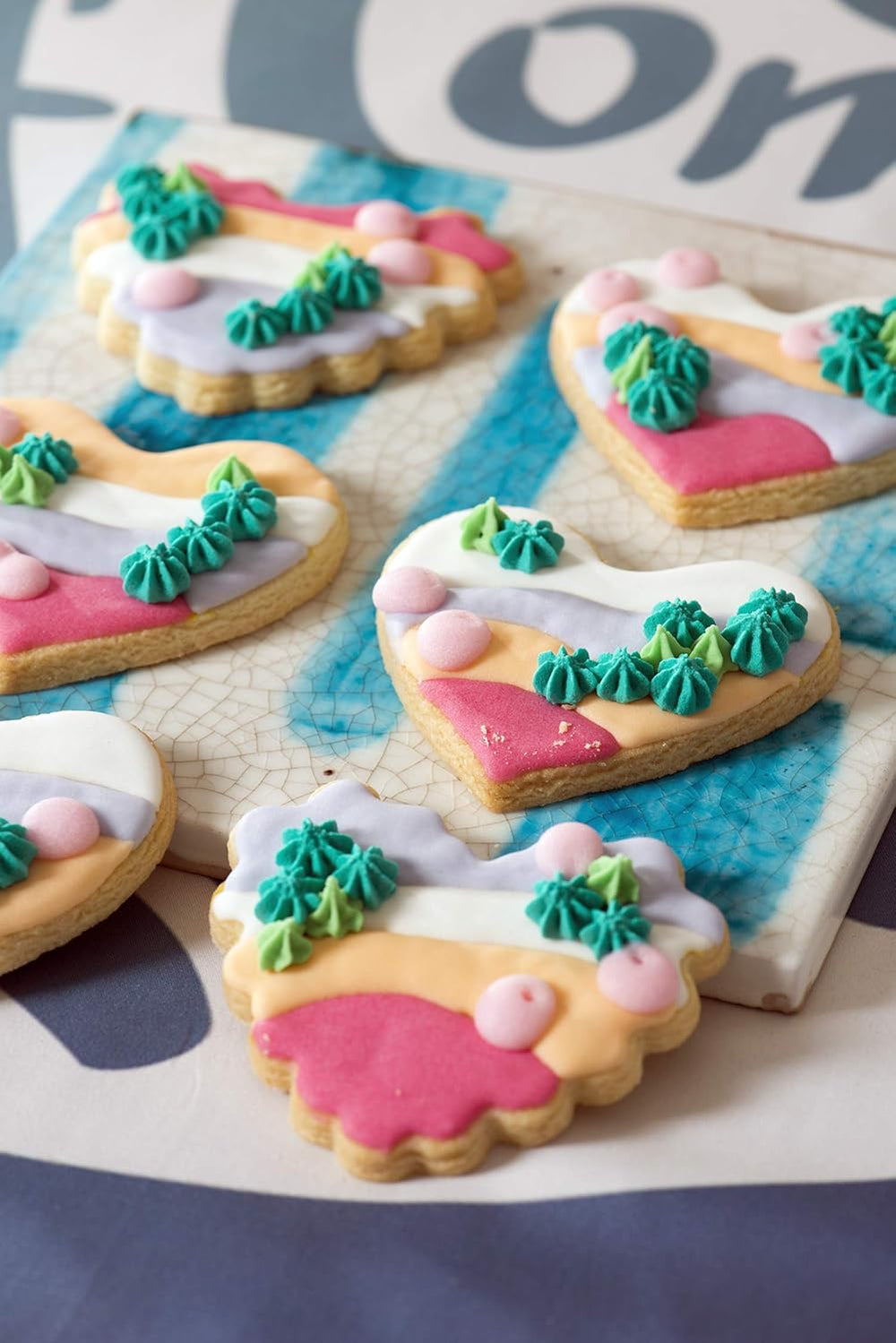 0255305 Set forme de biscuiți în formă de inimă, netede, 4 bucăți, 4-5,5-7-8 cm, 2,2 cm înălțime, roz