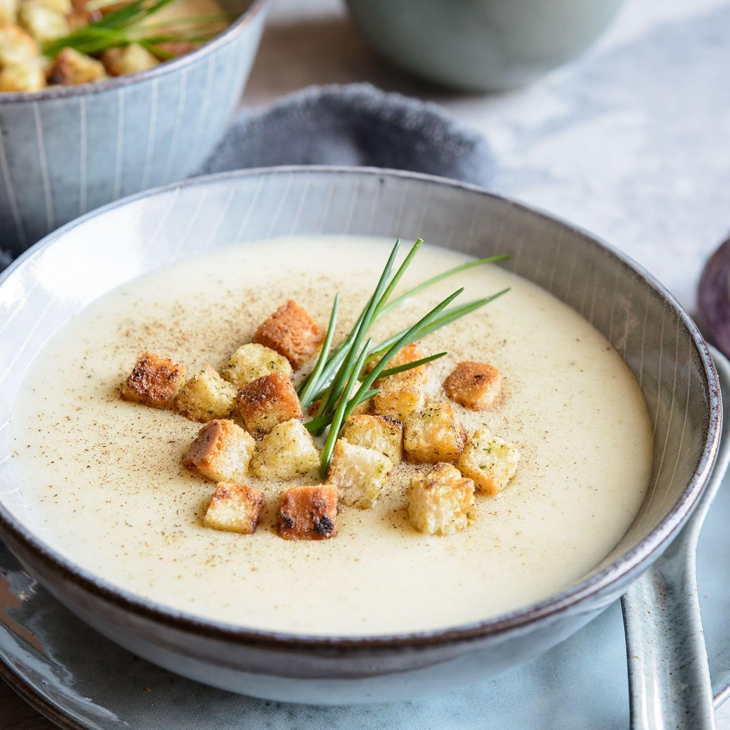 Prymat Getrockneter Knoblauch granuliert 1,05kg – Aromatisches Knoblauchgranulat zum Würzen von Fleisch, Fisch, Gemüse, Saucen, Dips & Marinaden – intensiv im Gesmack – ohne Zusätze