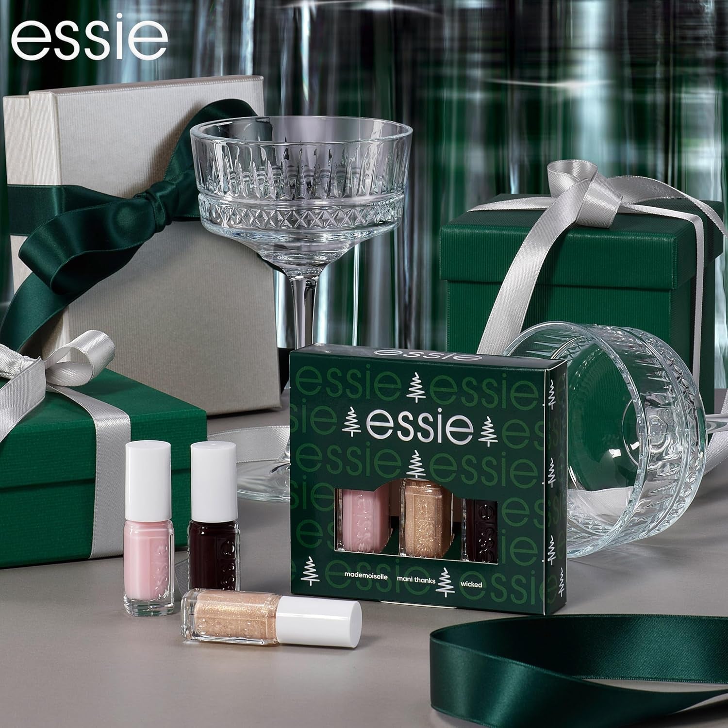 Zestaw Essie Mini Trio XMAS, nr. 13 Mademoiselle + nr. 49 Wicki + nie. 570 Mani Dzięki, 3 x 15 ml