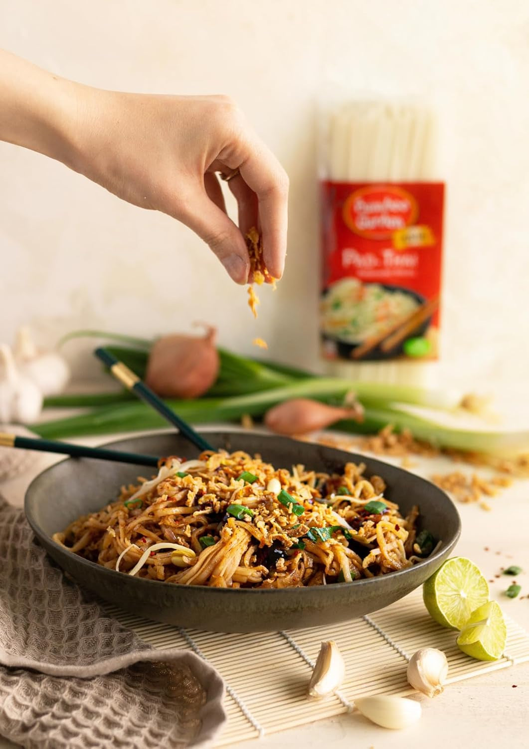 Bamboo Garden - Pałeczki z makaronem ryżowym Pad Thai, Do tradycyjnych dań z makaronem, takich jak Pad-Thai, Wegańskie, 1 x 300 g (wzór opakowania może się różnić)