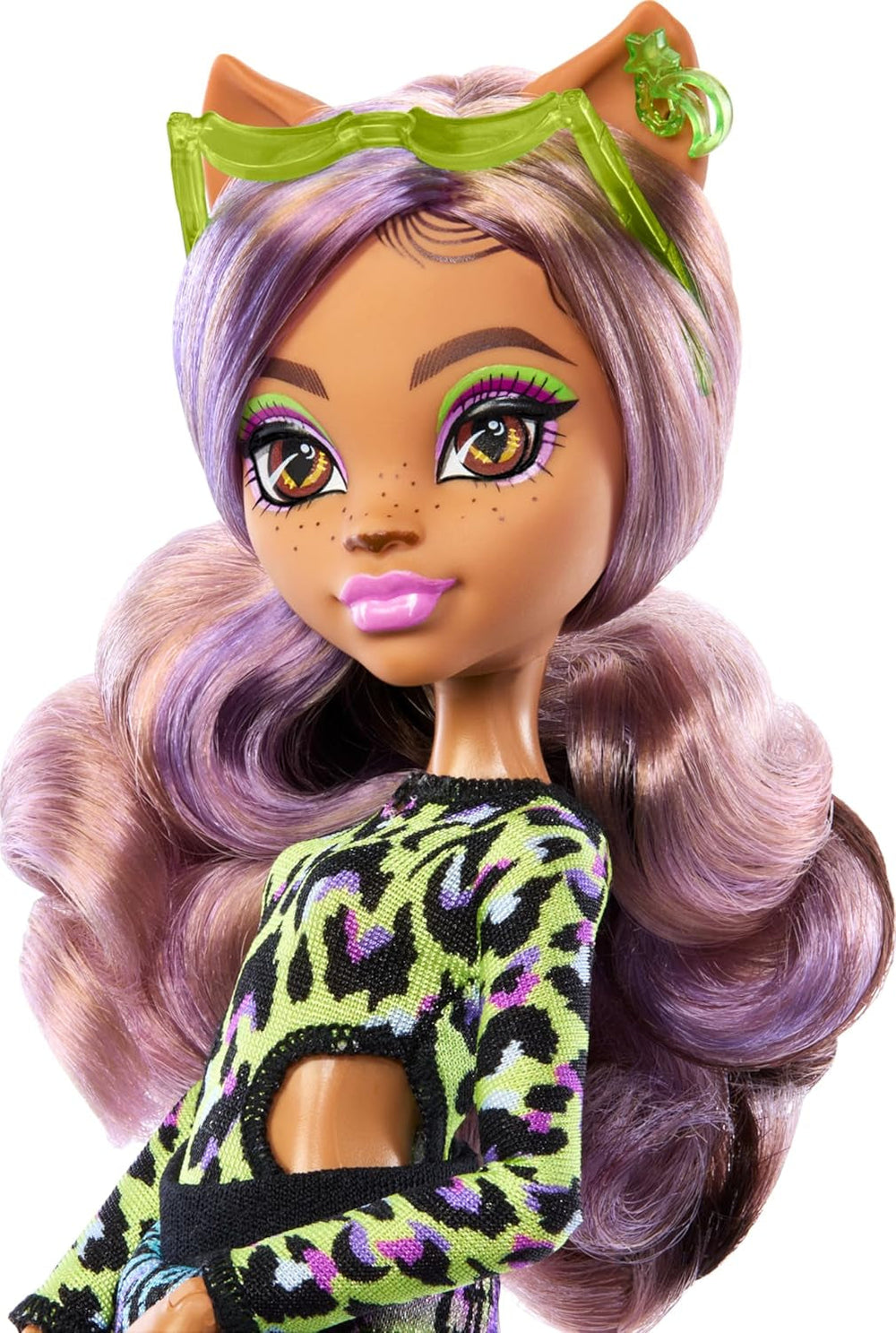 Monster High Scare-adise Island Clawdeen Wolf Puppe mit Badeanzug, Jogger und Strandzubehör wie Visier, Wasserflasche und Buch