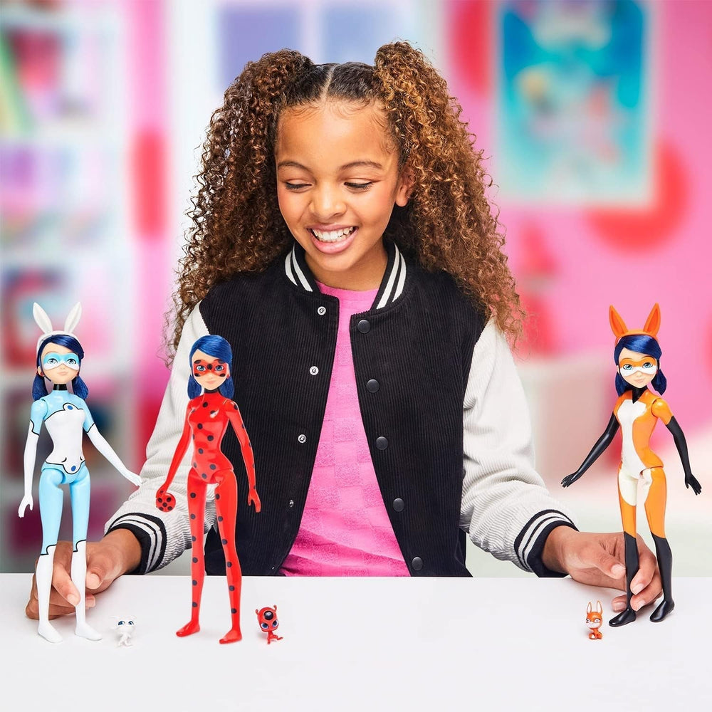 Bandai - Cudowna Biedronka - Lalka Marinette Zmiana Koloru Niespodzianka - Cudowna Lalka z Przegubami, 26 cm + 3 Niespodzianki - Losowy Model - P50390 Dolls Naty Shop