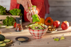 Młynek do przypraw KUHN RIKON Mini (zielony), tworzywo sztuczne, 12 X 12 X 8 cm Młynki i krajalnice Naty Shop