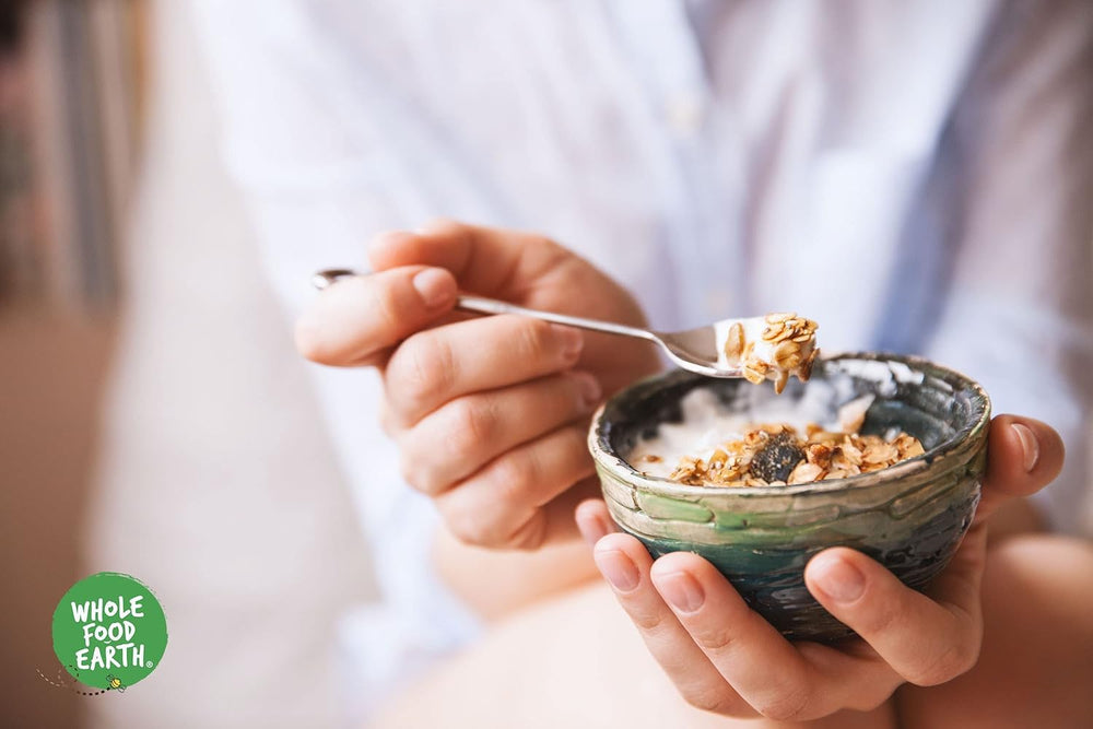 Muesli Deluxe Wholefood Earth - Mieszanka płatków z suszonymi owocami, orzechami i nasionami 1 kg | Bez GMO | Bogaty w błonnik