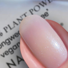 Nails Inc - GLOWING SOMEWHERE Wegański lakier do paznokci Plant Power - 73% na bazie roślin, w 100% wegański i wolny od okrucieństwa - Idealny manicure, błyszcząca perła - Do ekologicznego zdobienia paznokci