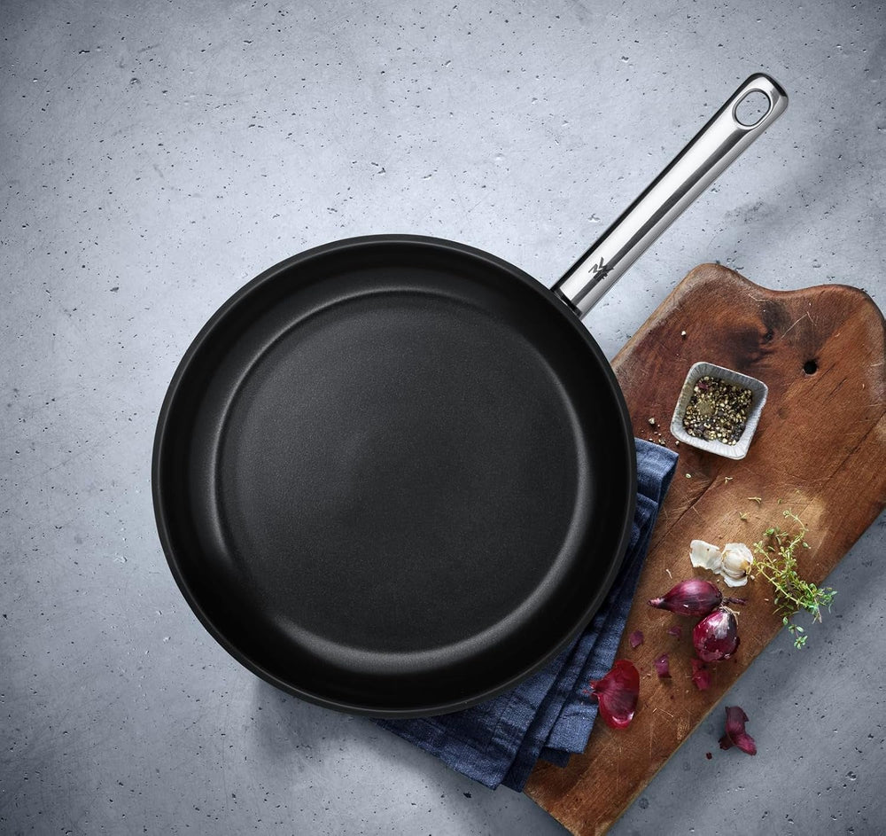 Patelnia WMF Devil 28 cm indukcyjna z powłoką ceramiczną Garnki i Patelnie Naty Shop