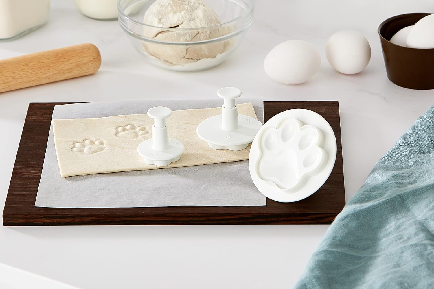 PAW203 Forme de biscuiți cu motiv de amprentă de lăbuță, 3 bucăți, plastic AMS, alb