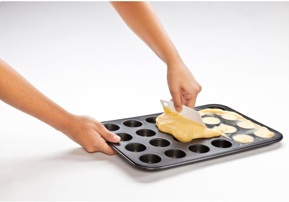 Zenker 6541 Black Metallic 24Er Mini-Muffinform – Antihaftbeschichte Für Perfekte Mini-Muffins, Ø 4,5 cm, ​​Made in Germany Formy i blachy do pieczenia Naty Shop