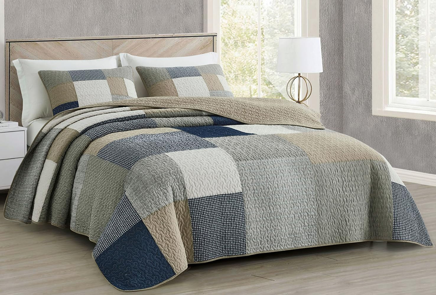 Chezmoi Collection Addy Patchwork Quilt Set bumbac pre-spălat, ușor, reversibil, pentru toate anotimpurile, supradimensionat, 3 piese, albastru marin, alb, gri, taupe, în carouri Plapumi si pilote Naty Shop Plaid Patchwork Taupe Geamăn