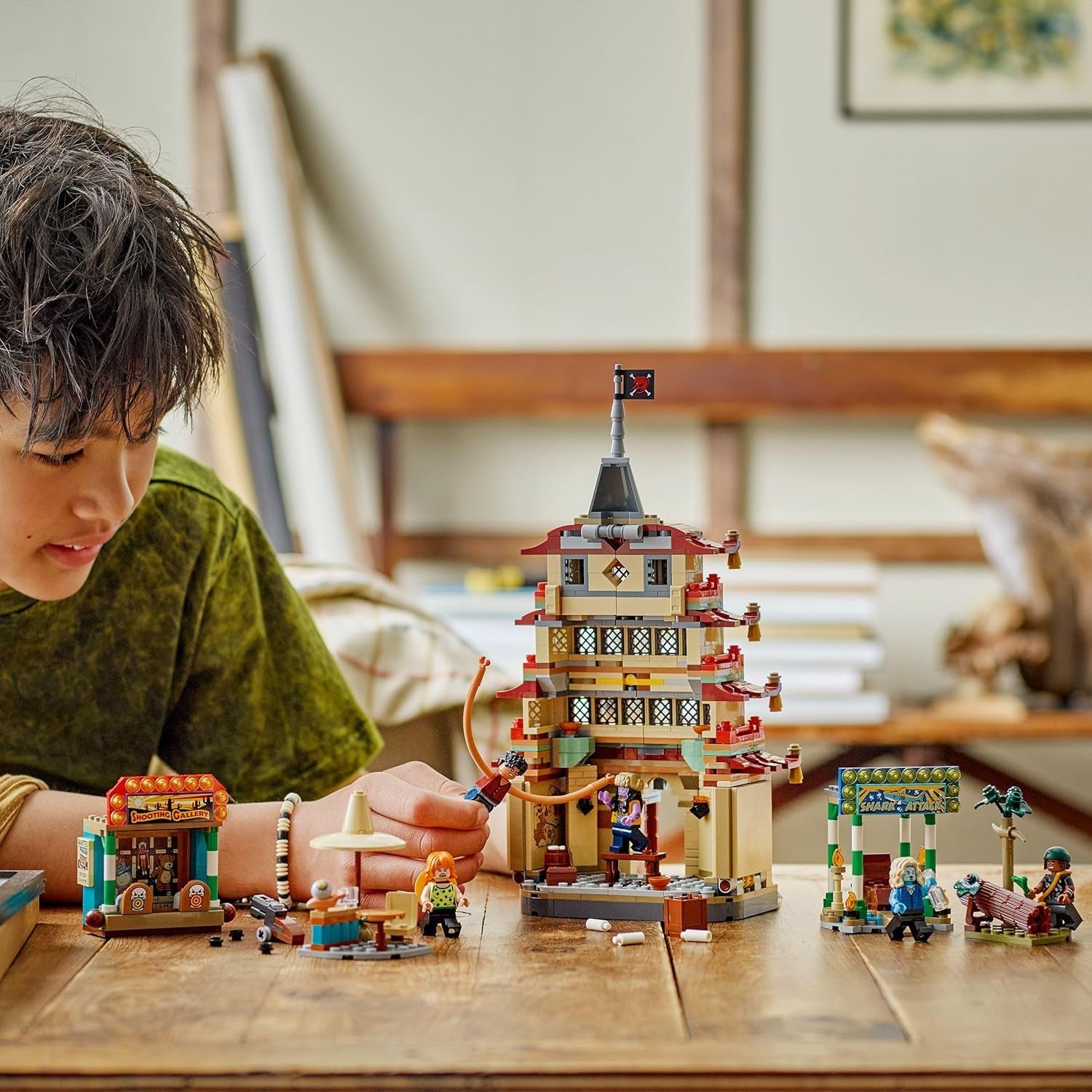 LEGO ONE PIECE - Showdown im Arlong Park - Interaktives Spielzeug mit 5 Minifiguren - Ruffy & Nami sowie Einer einstürzenden Pagode - Anime Geschenk für Jungen, Mädchen & Fans ab 9 Jahren - 75638