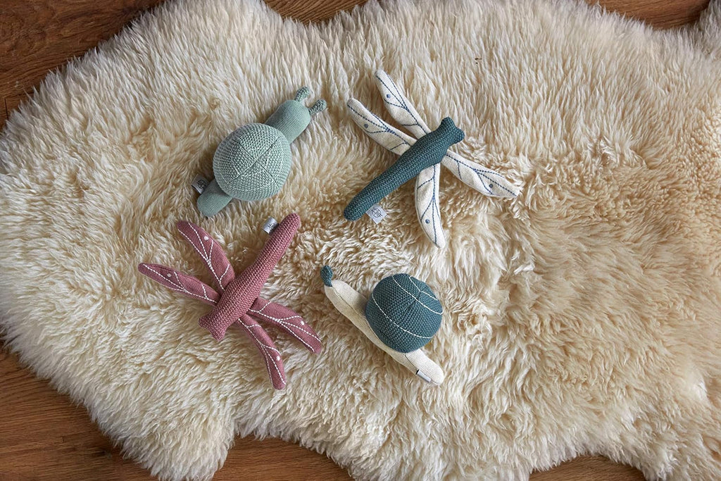 LÄSSIG jucărie pentru copii cu clopoțel Garden Explorer melc albastru Jucarii Bebe Naty Shop