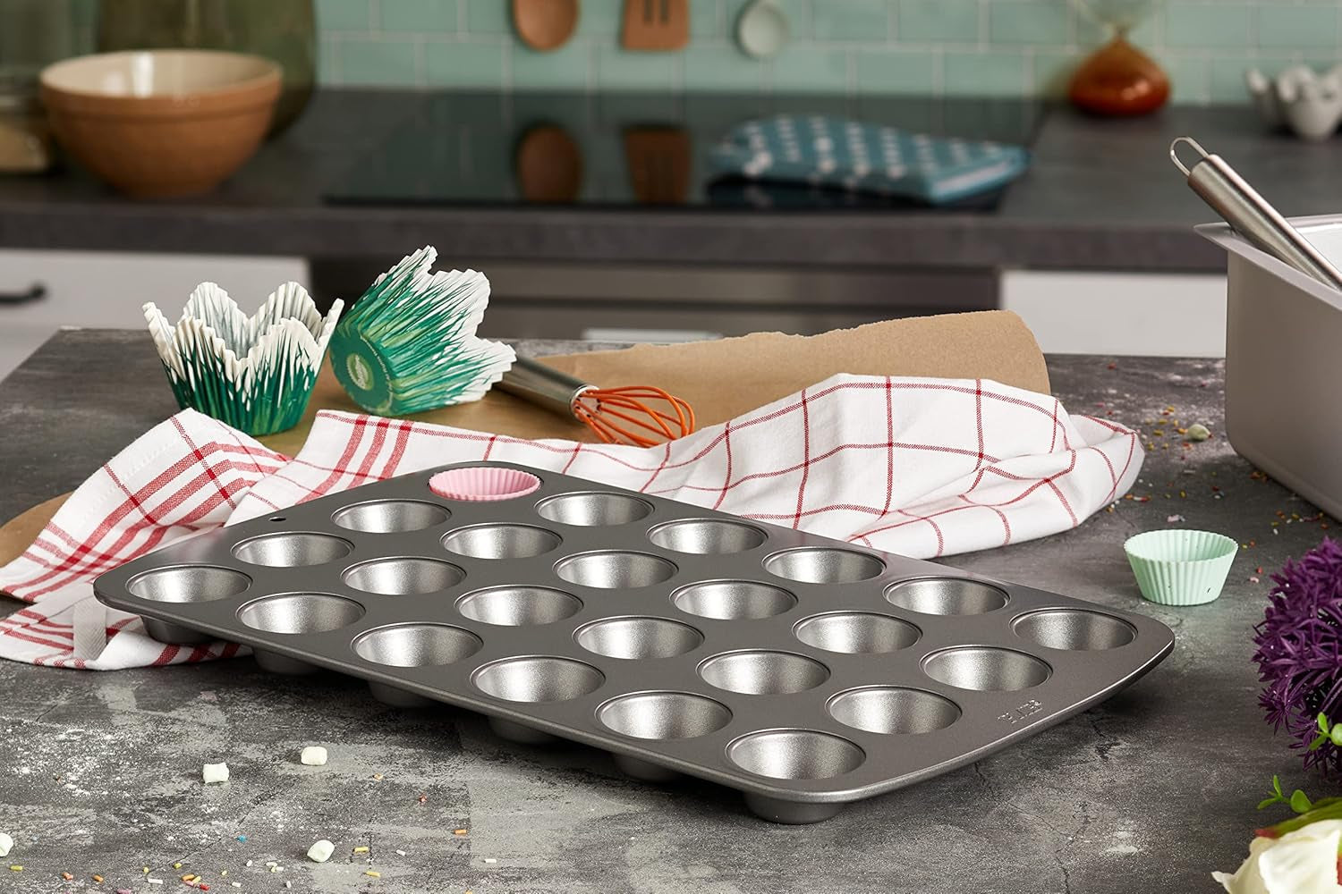 CSB111 Antihaftbeschichtete Mini-Muffinform Mit 24 Löchern Aus Karbonstahl, Edelstahl, Silver, 39,4 X 24,6 X 2,1 Cm Formy i blachy do pieczenia Naty Shop