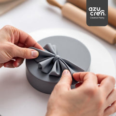 Azucren, Roll Fondant, Roll Fondant gri, ușor de utilizat, neted, flexibil, moale și pliabil, perfect pentru decorarea torturilor, Halal, Kosher, fără gluten, aromă de lămâie (250 G) Pasta de zahar Naty Shop