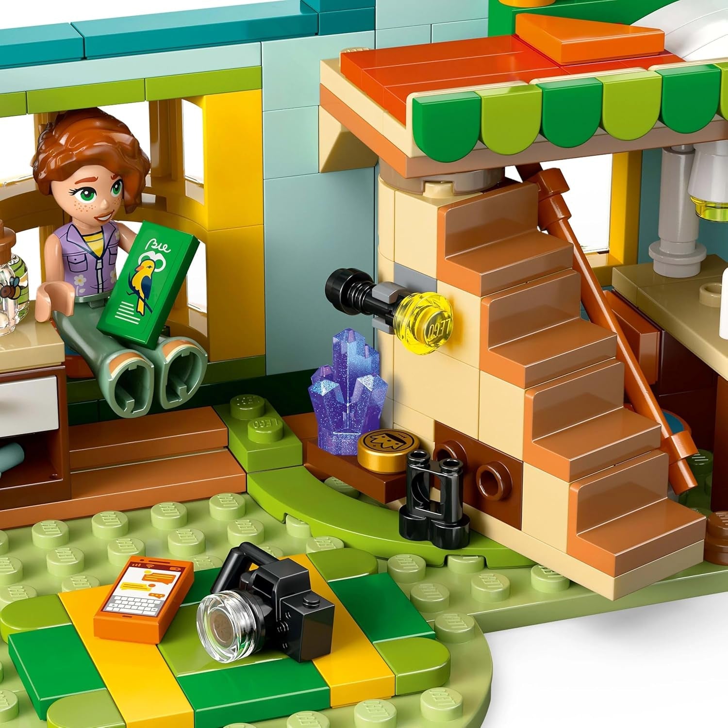 LEGO Friends Jesienny pokój Zestaw do budowania i zabawy do kreatywnego odgrywania ról, dla dziewcząt od 6 lat, z 2 minifigurkami i figurką fretki, zabawka edukacyjna 42646 Zestawy do budowania Besuche den LEGO-Store