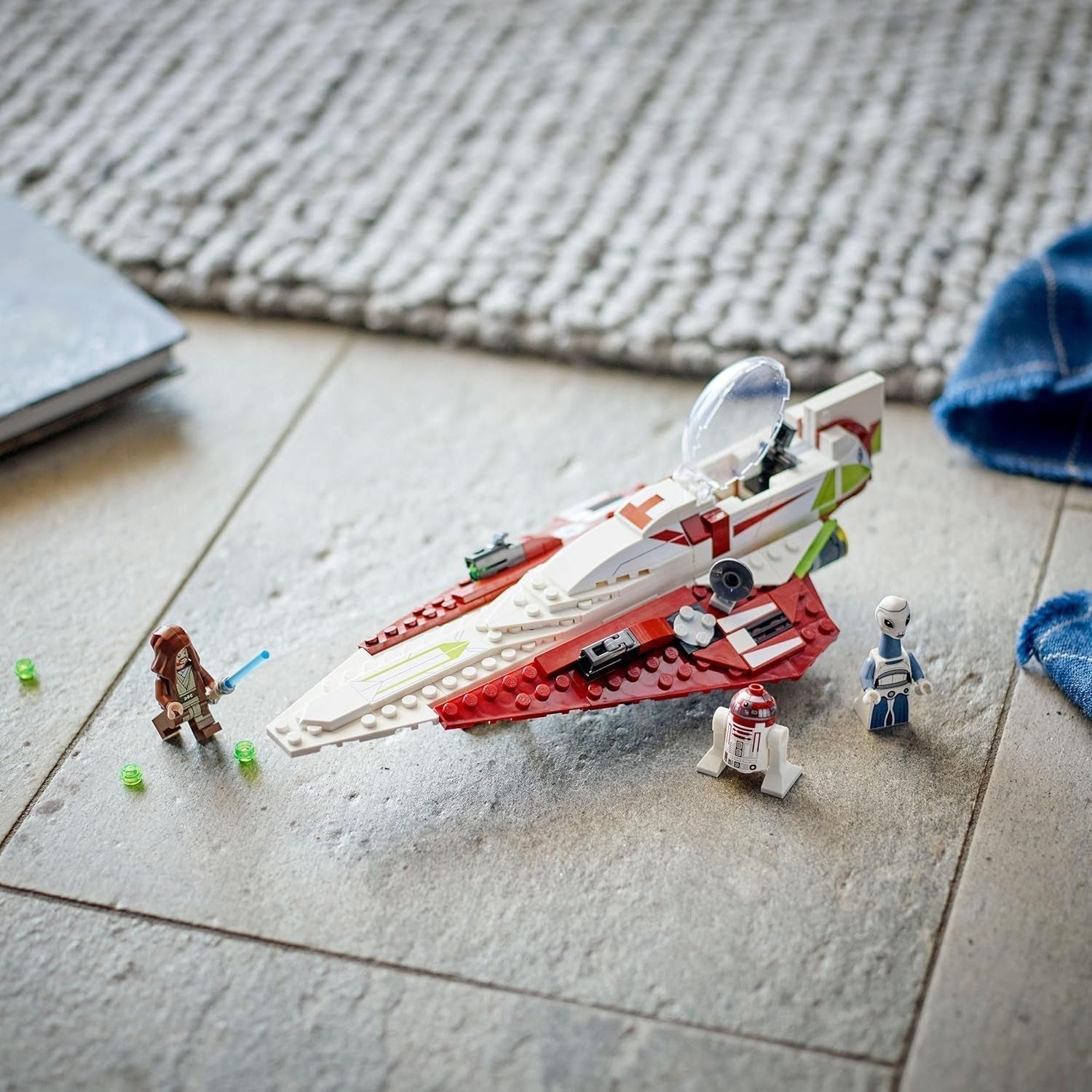 LEGO Star Wars Jedi Myśliwiec Obi-Wan Kenobi, zabawka do zbudowania z Taunem We, figurka droida i miecz świetlny, zestaw Atak Klonów 75333 Zestawy do budowania Kup w sklepie LEGO
