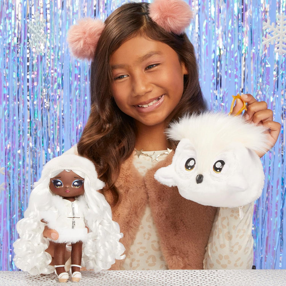 Nie dotyczy! Nie dotyczy! Nie dotyczy! Seria SurpriseCozy – Evie VON HOO – Schneeule Modepuppe aus softe Plüsch mit weissen Haaren, Mütze, Outfit und Flauschiger Anhäntagetasche – Tolles Geschenk für Kinder ab 5 Jahren 119357EUC