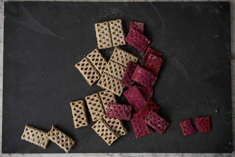 Betty Bossi Cracker Roller, idealny gadżet kuchenny do przygotowywania Knäckebrot i Crackern für raffiniertes Fingerfood. Teigschneider mit tollen Rezeptideen.