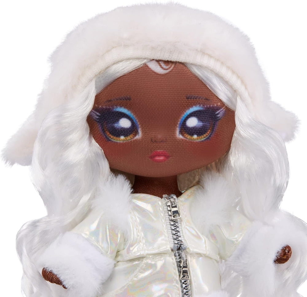 Nie dotyczy! Nie dotyczy! Nie dotyczy! Seria SurpriseCozy – Evie VON HOO – Schneeule Modepuppe aus softe Plüsch mit weissen Haaren, Mütze, Outfit und Flauschiger Anhäntagetasche – Tolles Geschenk für Kinder ab 5 Jahren 119357EUC