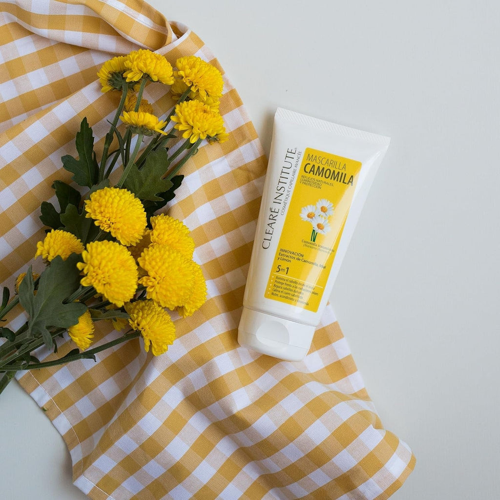 Clearé Institute | Mască cu mușețel | Hrănește, condiționează și descurcă | Strălucire și strălucire aurie | 97% ingrediente naturale | Calmează scalpul | Cu extract de mușețel |150 ml Masca de par Naty Shop