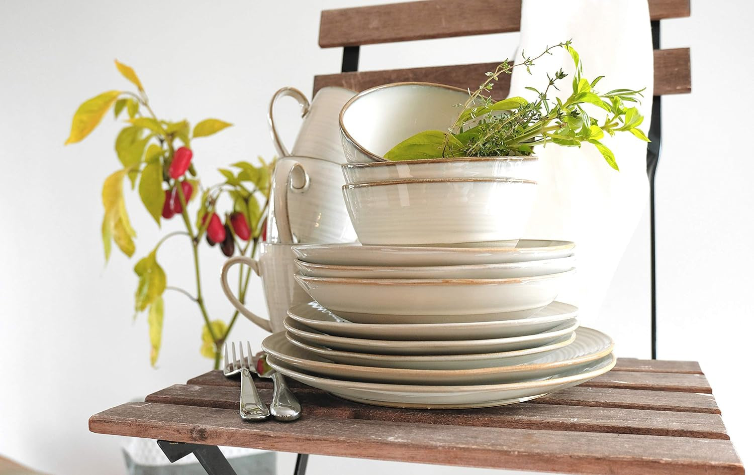 MÄSER 931371 Nottingham Vintage Series Set de veselă pentru 4 persoane, serviciu de cină cu 8 piese, farfurii de cină și farfurii de sumă, aspect retro rotund neregulat, gresie, bej