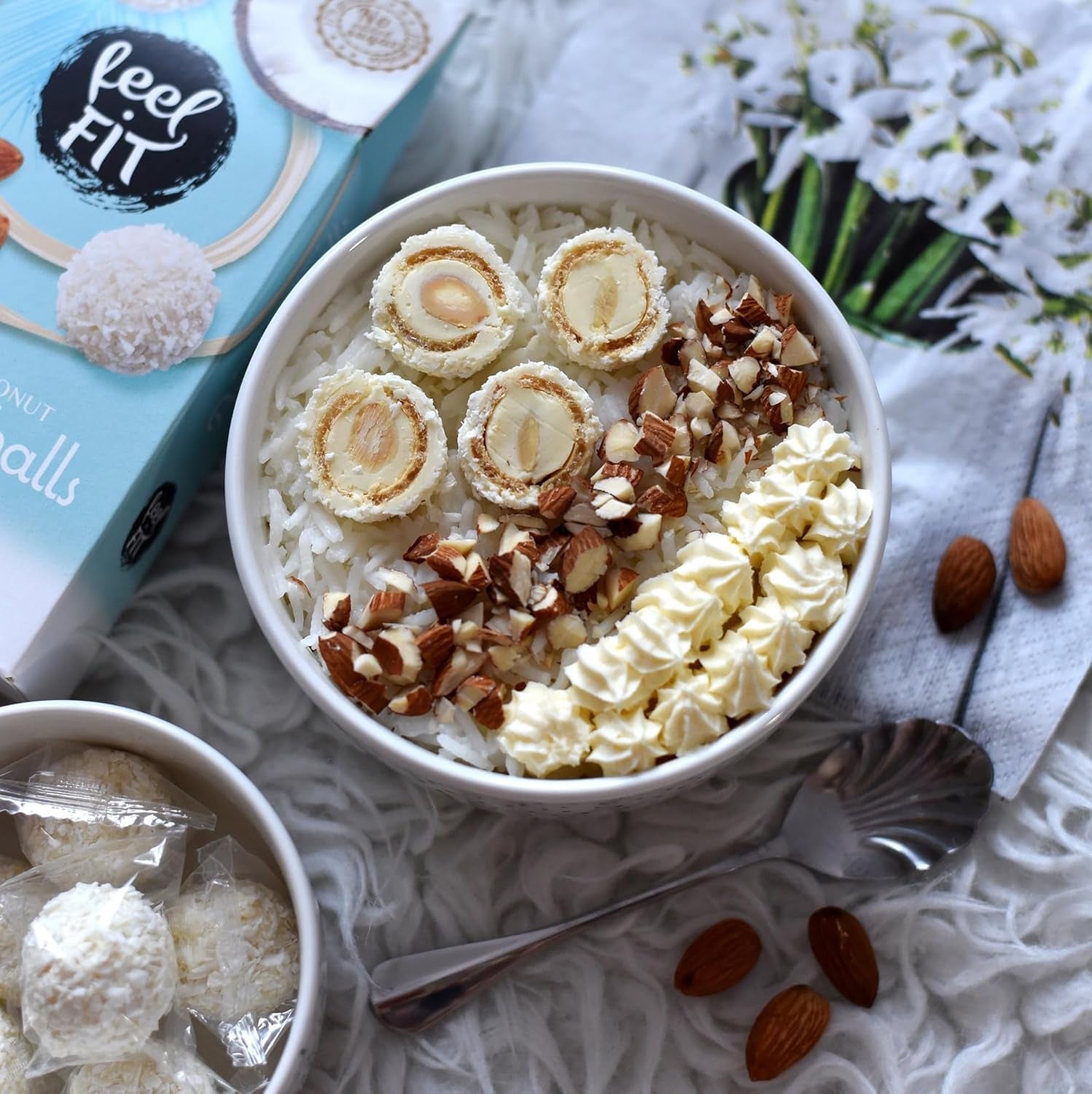 Praliny kokosowe bez cukru z migdałami, Feel FIT, bez dodatku cukru, 17% białka, 63 g