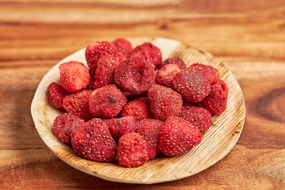 Căpșuni întregi liofilizate 100g - Fructe liofilizate - Fructe uscate liofilizate - Căpșuni uscate - Perfect pentru coacere, decorarea prăjiturilor, gustări, muesli și deserturi Produse deshidratate Naty Shop