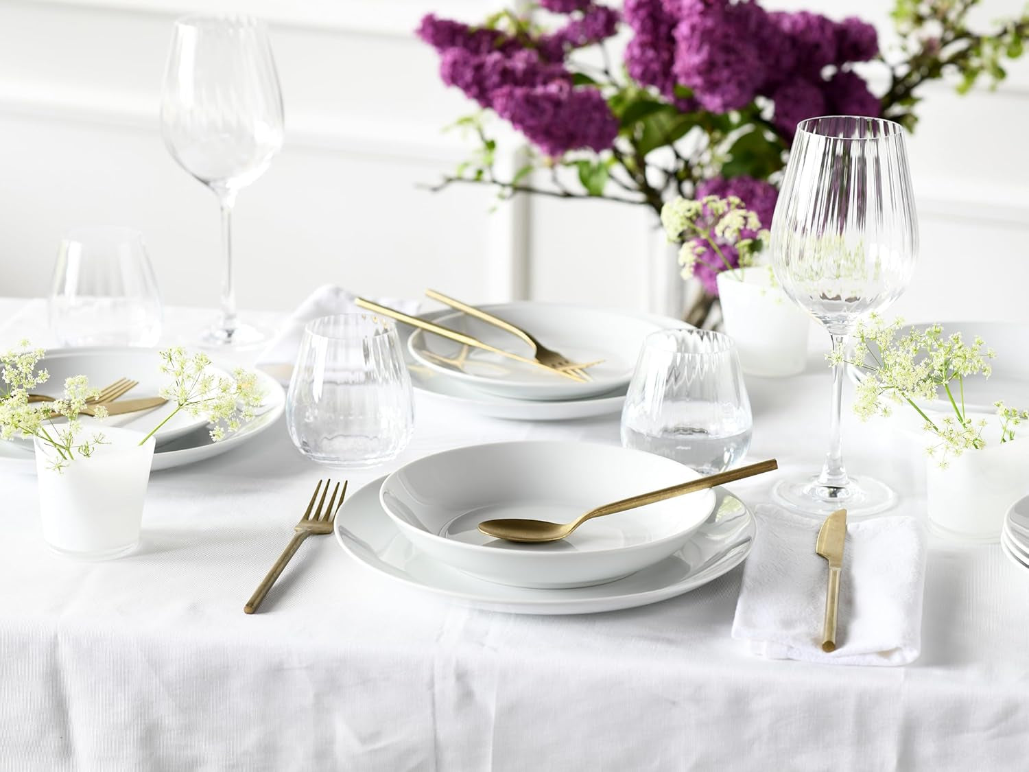 Creatable, 20341, Serie Luna Weiss, 18-Teiliges Geschirrset Für 6 Personen, Teller Set Aus Porzellan, Spülmaschinen- Und Mikrowellengeeignet, Qualitätsproduktion Seturi vesela masa Naty Shop