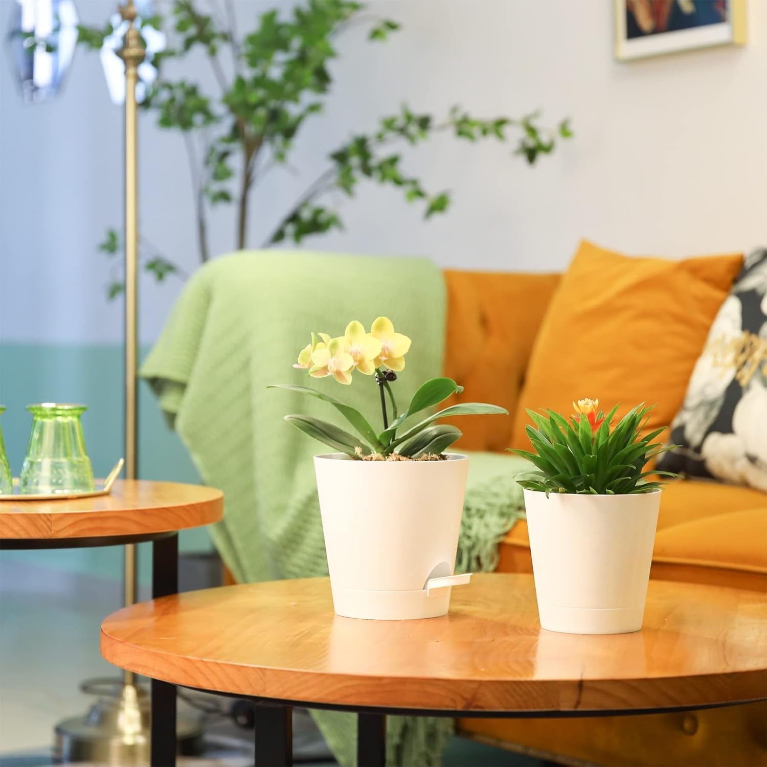 T4U 14cm Plastikowe doniczki z systemem podlewania, zestaw 6 samonawadniających się doniczek i spodków, okrągłe doniczki do roślin ogrodowych na balkonach, sukulentów, kaktusów, białe