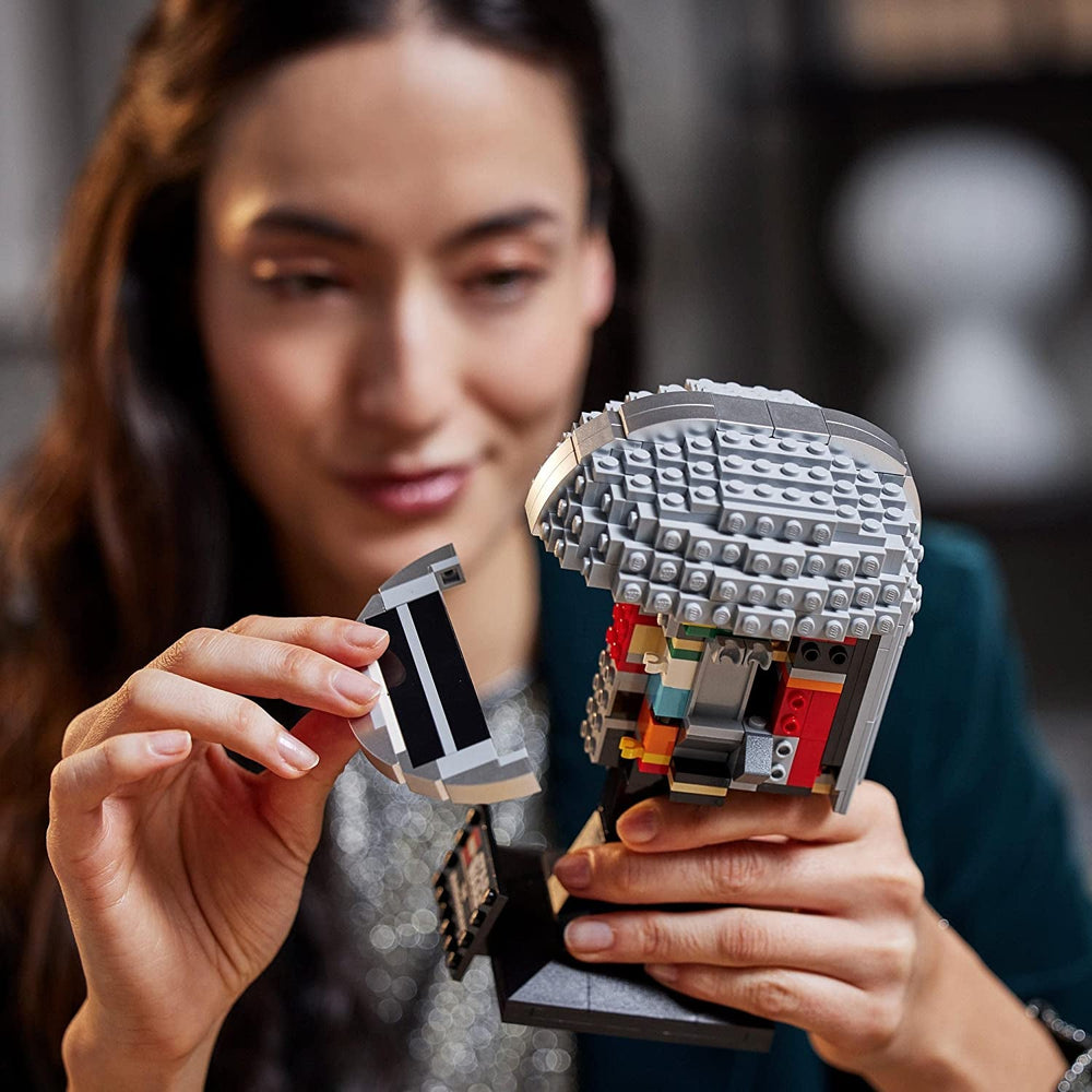 LEGO Star Wars Model hełmu Mandalorianina, kolekcja dekoracji pokoju i wspaniały prezent dla dorosłych, zestaw, mężczyźni, kobiety, matka, ojciec, pomysł na prezent z kolekcji 75328 Zestawy do budowania Besuche den LEGO-Store