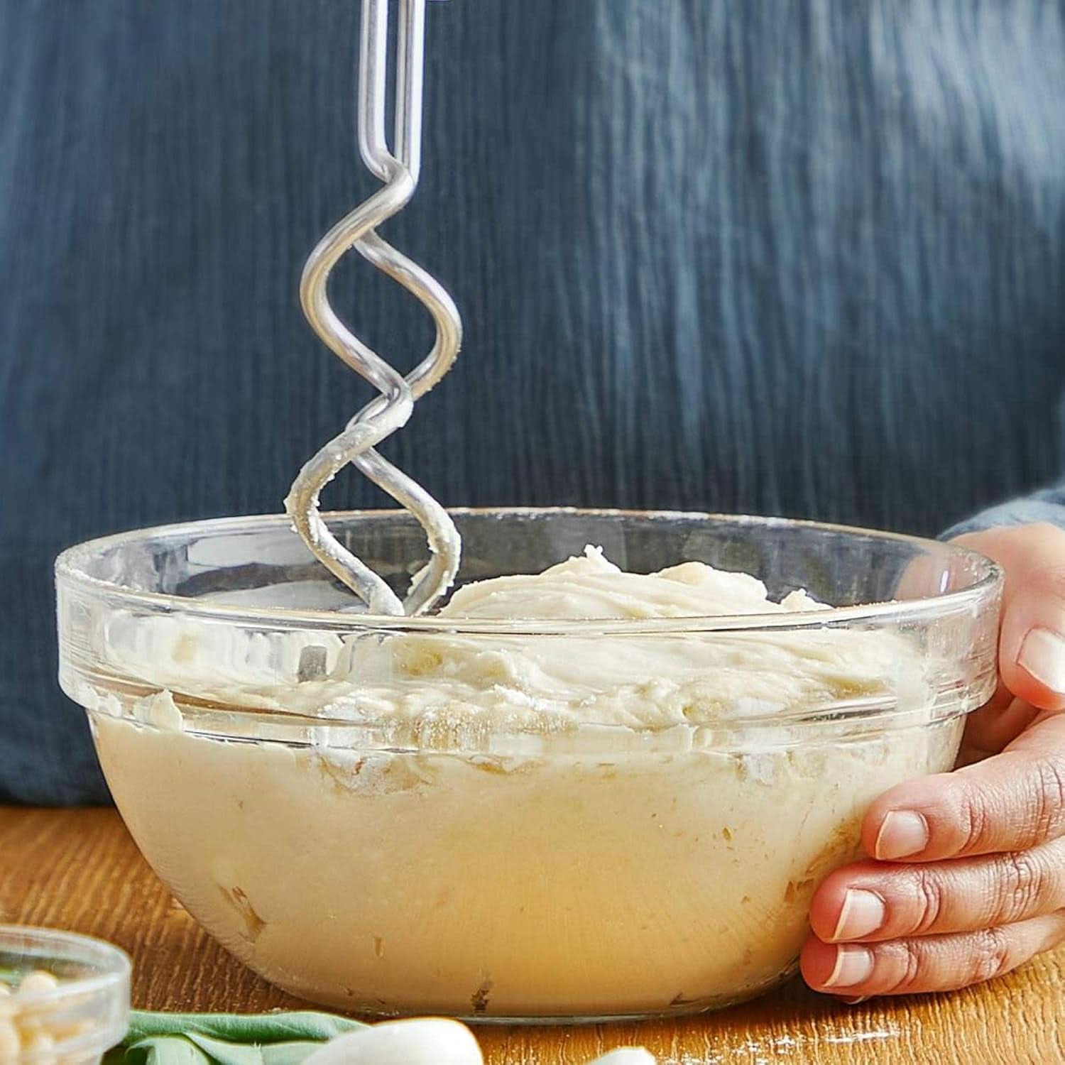 Bosch Hausgeräte Handrührer Clevermixx MFQ24200, 2 Rührbesen, 2 Spülmaschinengeeignet, 4 Stufen, Leicht, Leise, 400 W Weiß/Edelstahl Kitchen Naty Shop