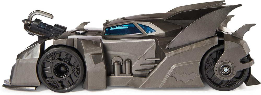 DC Comics Batman Offroad Batmobil z katapultą z hakiem i siatką z tyłu W zestawie figurka Batmana o średnicy 10 cm dla fanów superbohaterów w wieku od 4 lat Figurki Naty Shop