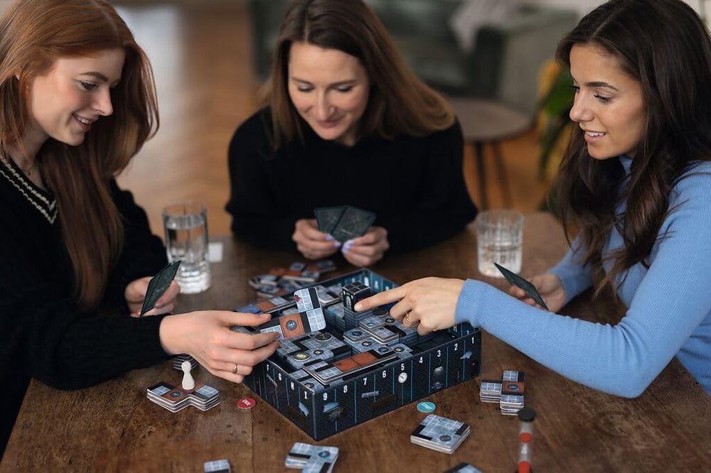 Mojżesz. Sebastian Fitzek Underground, innowacyjna gra thriller 3D dla fanów gier ucieczki, kooperacyjna gra planszowa autorstwa Marco Teubnera o różnych poziomach trudności, dla osób w wieku od 12 lat.