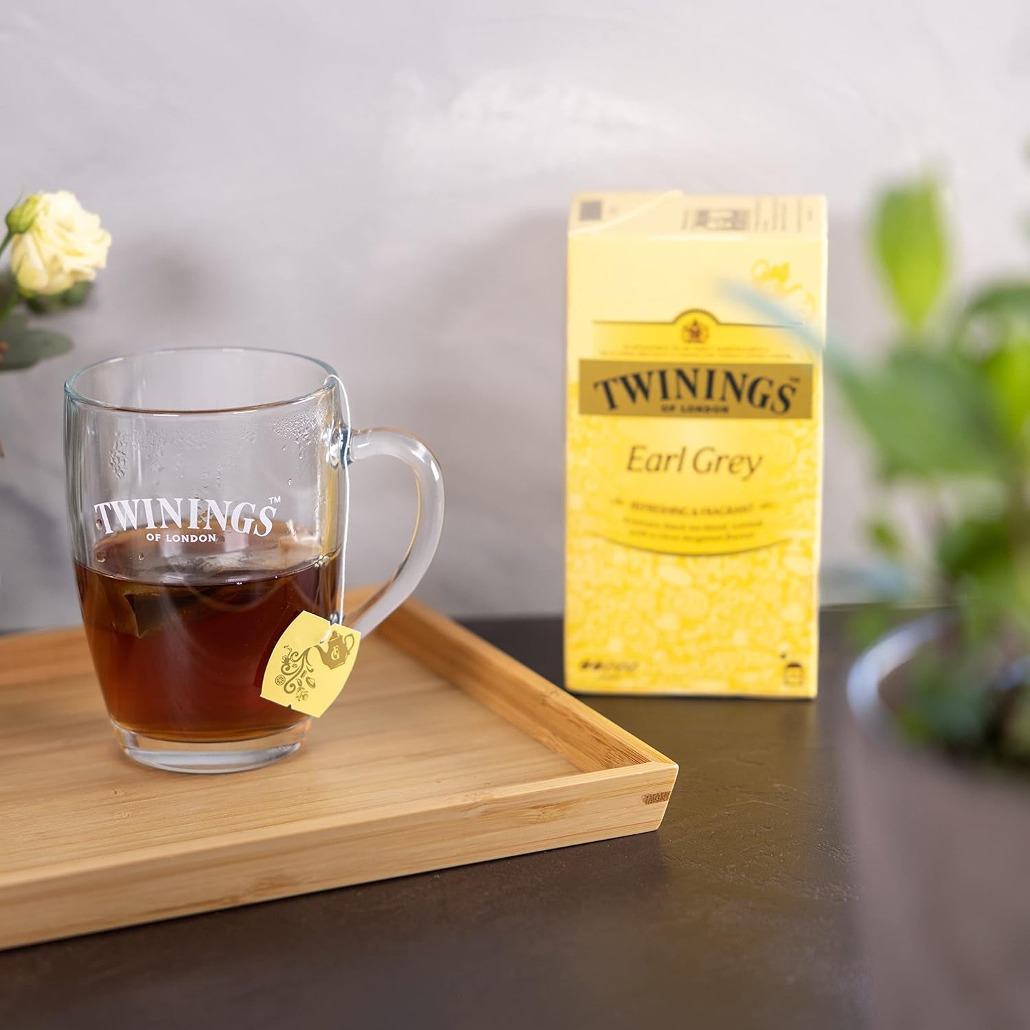 Twinings Earl Grey - Ceai negru în pliculețe, rafinat cu aromă de bergamotă - Ceai negru răcoritor din China, 25 pliculețe (50 g) (pachet cu 4)