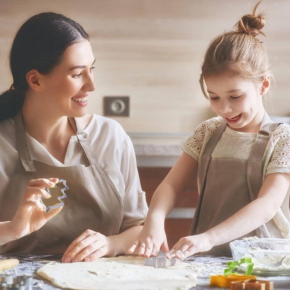 9pcs Herbst Ausstechformen Erntedankfest Ausstecher Blätter Keksausstecher Edelstahl DIY Plätzchenausstecher mit Ahornblatt Eichenblatt Eichhörnchen Eichel Igel Kürbis für Keks Fondant Backen