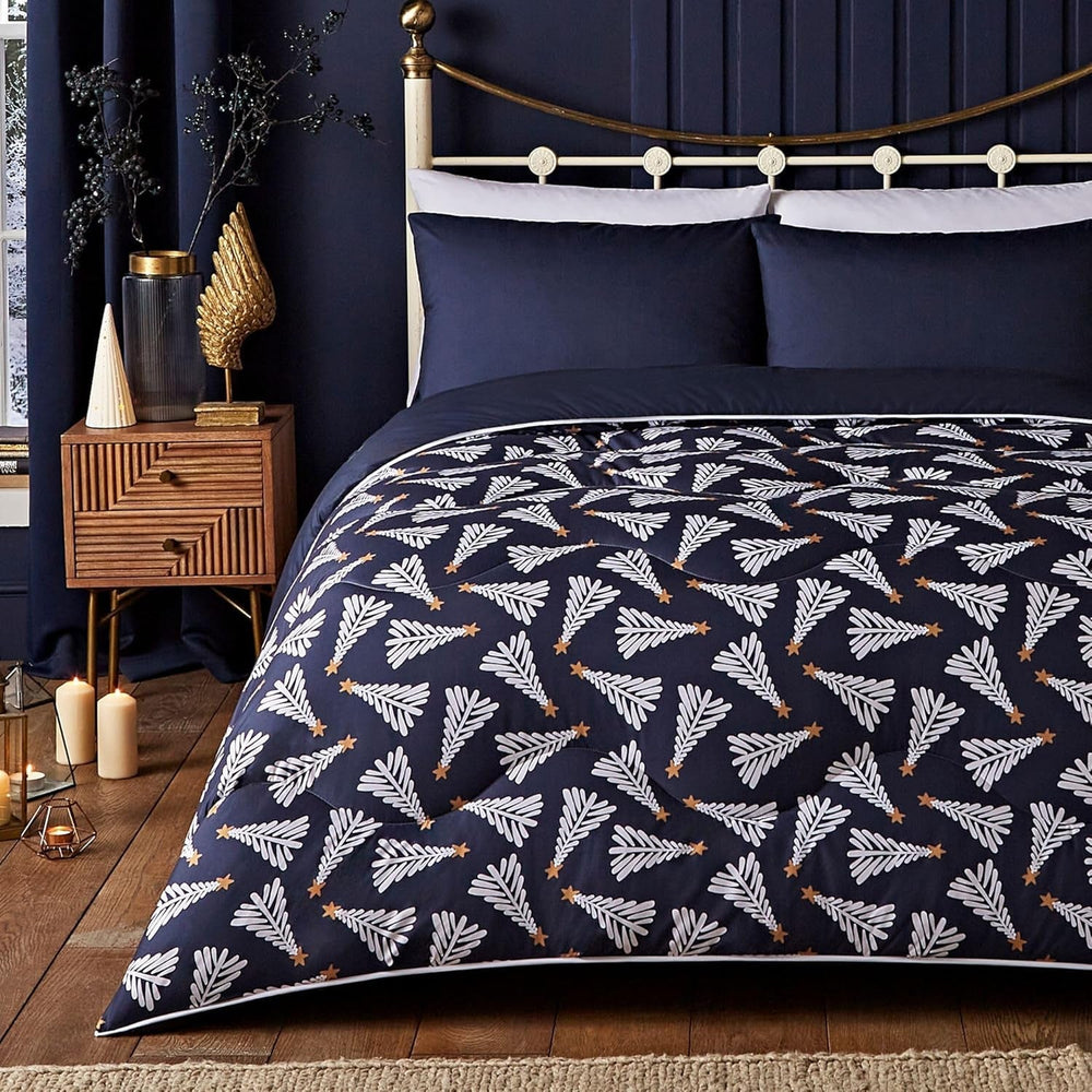 Przytulny koc z polaru Sherpa Night Lark, klasyczna czerwona krata, 9 tog, luksusowy, puszysty, gruby i dwustronny, idealny na kanapę, łóżko, kanapę, kanapę. Hipoalergiczny, można prać w pralce, Rozmiar: Łóżka i koce Night Lark Świąteczne drzewa King Size