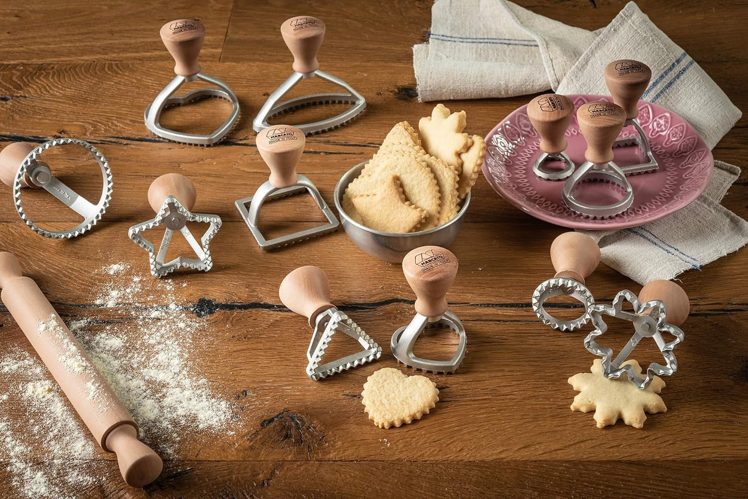 MARCATO Formă de ravioli și fursecuri, Aparat de ravioli, Forme de fursecuri, Lemn masiv și aluminiu turnat, Fabricat în Italia, Ștampilă pătrată de 58 mm