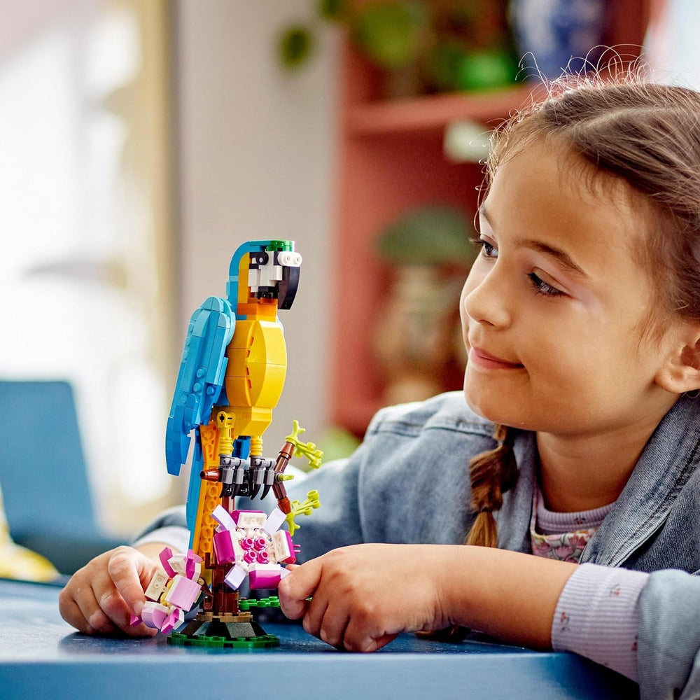LEGO Creator 3in1 Exotischer Papagei - Konstruktionsspielzeug mit DREI Tierfiguren - Spielzeug mit Papagei, Fisch und Frosch Minifiguren - Kreatives Geschenk für Mädchen und Jungen ab 7 Jahren 31136